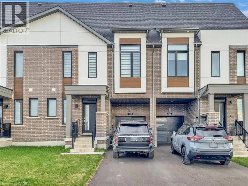 104 Settlers Road East Oakville ON L6H 7W5