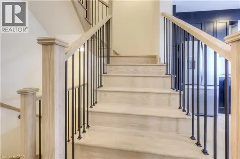 104 Settlers Road East Oakville ON L6H 7W5