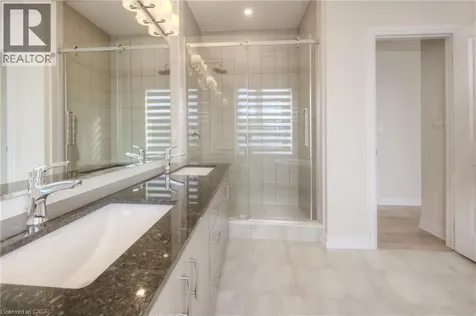 104 Settlers Road East Oakville ON L6H 7W5