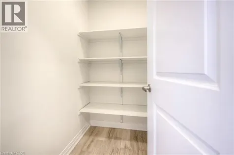 104 Settlers Road East Oakville ON L6H 7W5