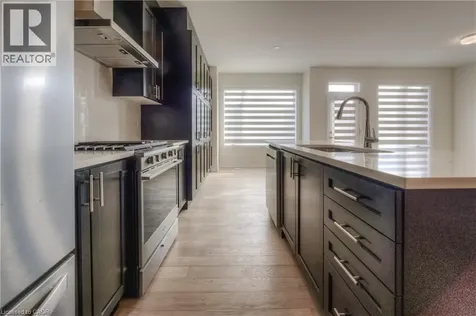 104 Settlers Road East Oakville ON L6H 7W5