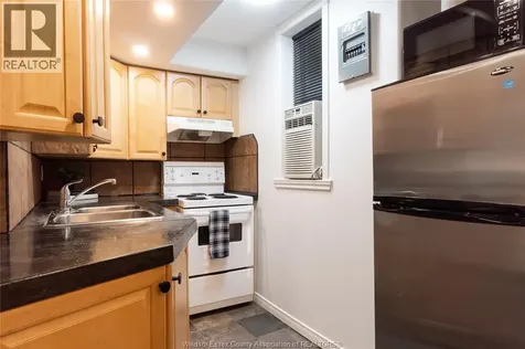 269 Randolph Place Windsor ON N9B 2T2