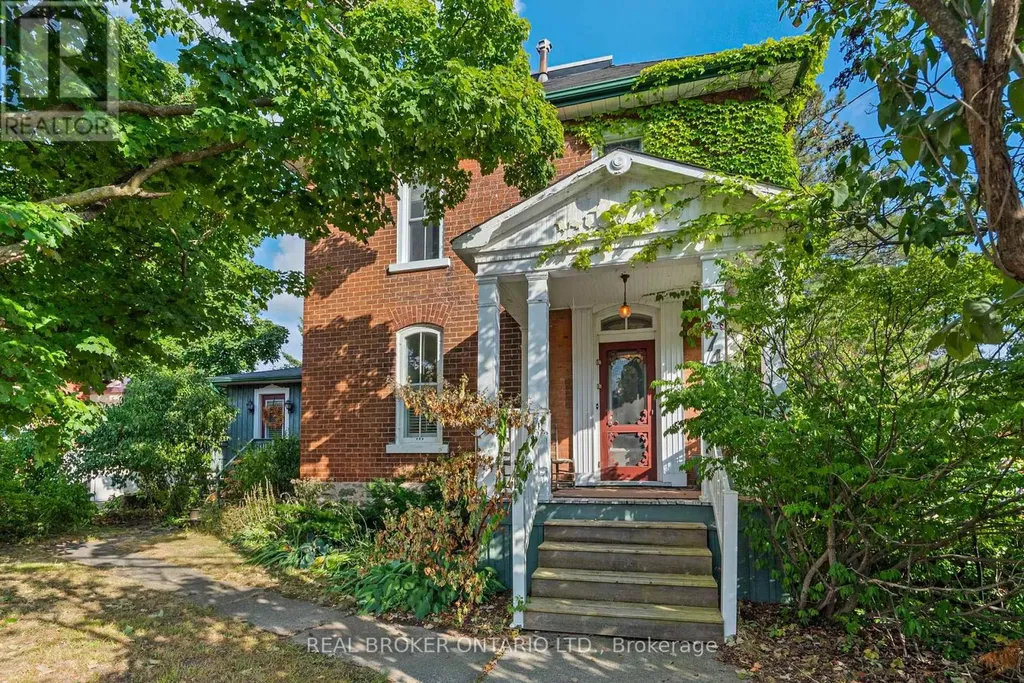 74 Lake Avenue West Carleton Place ON K7C 1L6