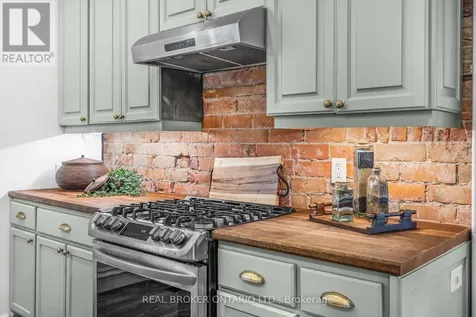 74 Lake Avenue West Carleton Place ON K7C 1L6