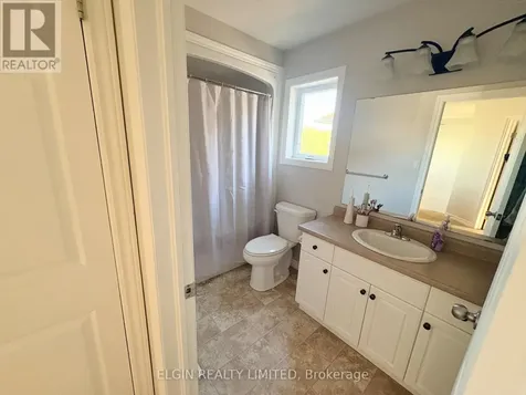 44 Peach Tree Boulevard St. Thomas ON N5R 4Y7