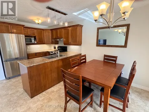 44 Peach Tree Boulevard St. Thomas ON N5R 4Y7