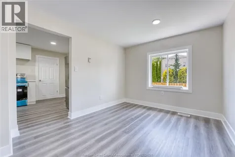 88 Lorne Chatham ON N7M 1R9