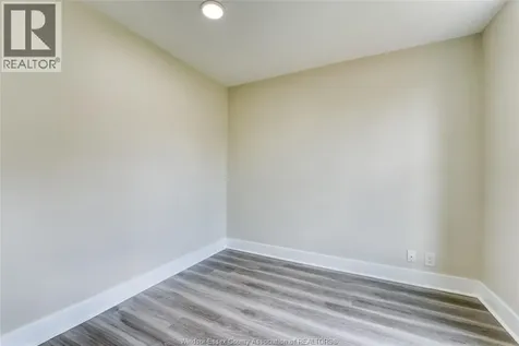 88 Lorne Chatham ON N7M 1R9