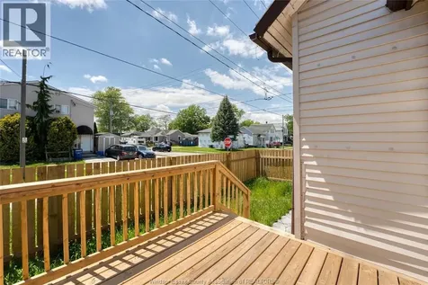88 Lorne Chatham ON N7M 1R9