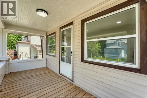 88 Lorne Chatham ON N7M 1R9