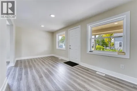 88 Lorne Chatham ON N7M 1R9