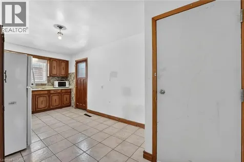 128 Hadeland Avenue Hamilton ON L9C 5Z9
