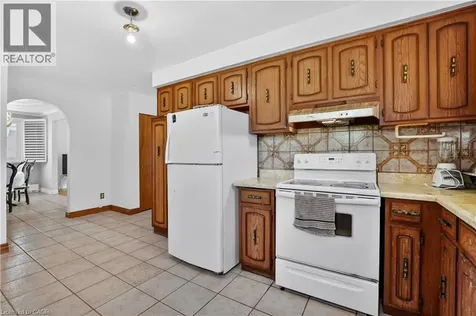 128 Hadeland Avenue Hamilton ON L9C 5Z9
