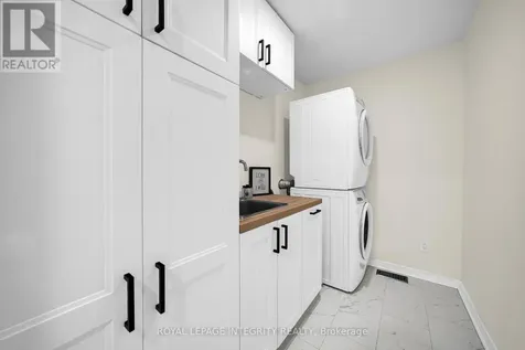 1218 Rideau Bend Crescent Ottawa ON K4M 1B5