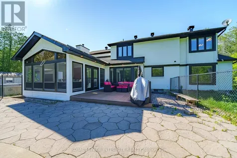 1218 Rideau Bend Crescent Ottawa ON K4M 1B5