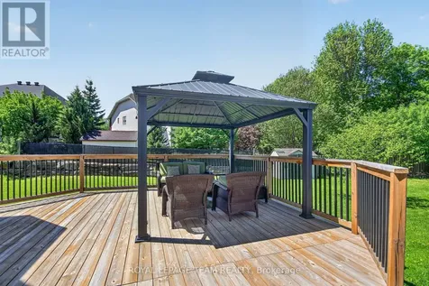 121 Muskego Crescent Ottawa ON K2W 1H6