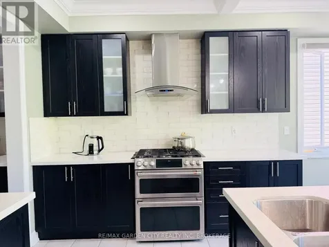 9224 White Oak Avenue Niagara Falls (lyons Creek) ON L2G 3P6