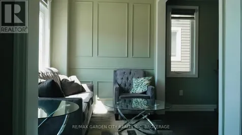 9224 White Oak Avenue Niagara Falls (lyons Creek) ON L2G 3P6