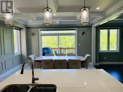 9224 White Oak Avenue Niagara Falls (lyons Creek) ON L2G 3P6