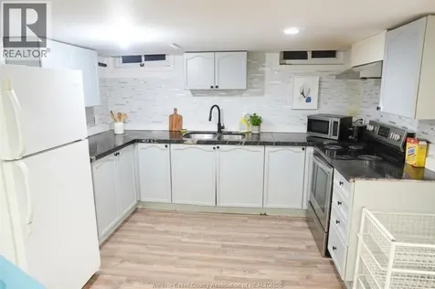 2688 Jamaica Crescent Windsor ON N9E 2Z2