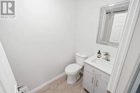 736 Champlain Drive Cornwall ON K6H 6S8