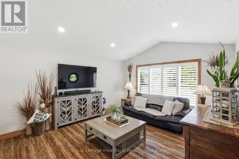 2015 Alma Street Howick ON N0G 1X0