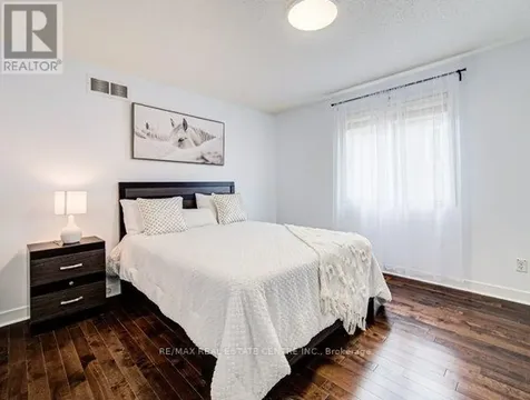 55 Isaiah Drive Kitchener ON N2E 0B2