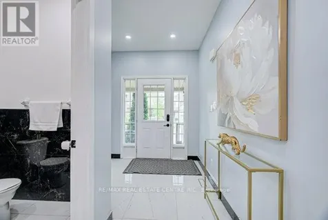 55 Isaiah Drive Kitchener ON N2E 0B2