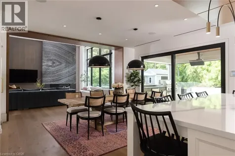 129 Wolfdale Avenue Oakville ON L6L 4R9