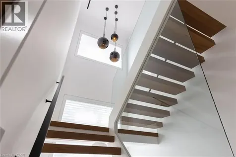129 Wolfdale Avenue Oakville ON L6L 4R9