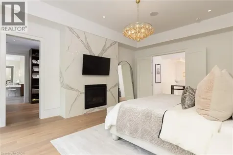 129 Wolfdale Avenue Oakville ON L6L 4R9