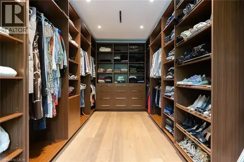 129 Wolfdale Avenue Oakville ON L6L 4R9