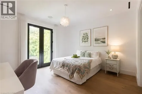 129 Wolfdale Avenue Oakville ON L6L 4R9