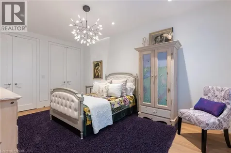 129 Wolfdale Avenue Oakville ON L6L 4R9