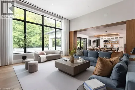 129 Wolfdale Avenue Oakville ON L6L 4R9