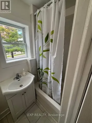 376 Montfort Street Ottawa ON K1L 5N1