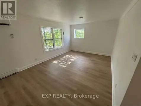 376 Montfort Street Ottawa ON K1L 5N1
