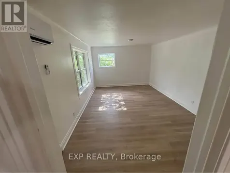 376 Montfort Street Ottawa ON K1L 5N1
