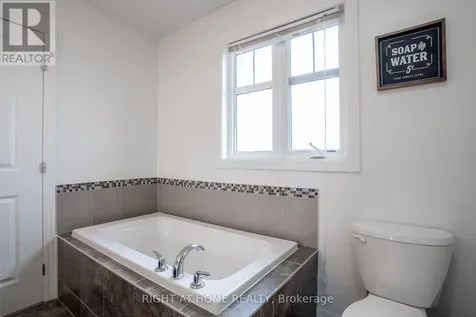 712 Brian Good Avenue Ottawa ON K4M 0C1