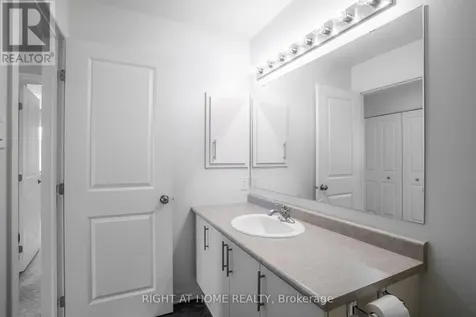 712 Brian Good Avenue Ottawa ON K4M 0C1