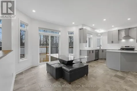 39 Angel Heights Ottawa ON K2S 2N2