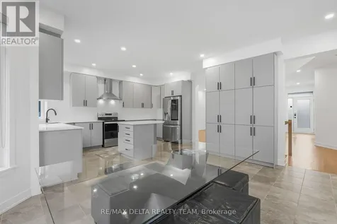 39 Angel Heights Ottawa ON K2S 2N2