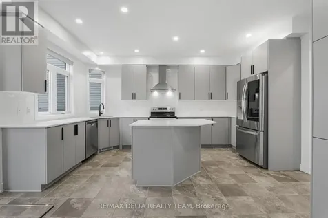 39 Angel Heights Ottawa ON K2S 2N2