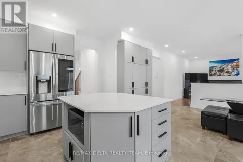 39 Angel Heights Ottawa ON K2S 2N2