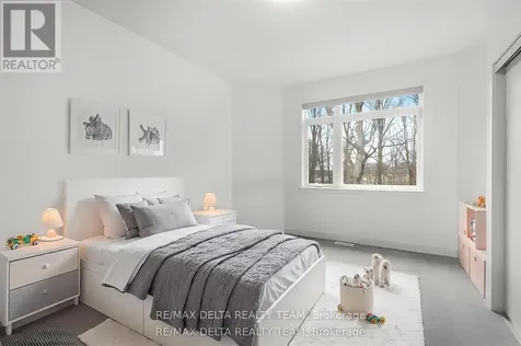 39 Angel Heights Ottawa ON K2S 2N2