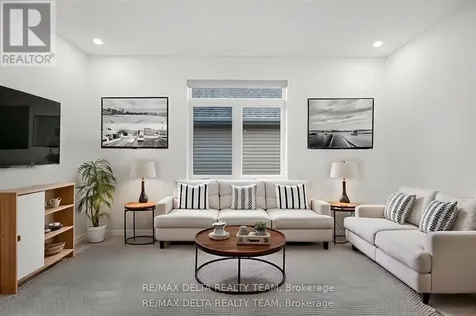 39 Angel Heights Ottawa ON K2S 2N2