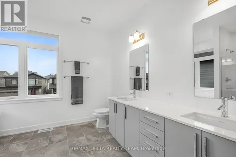 39 Angel Heights Ottawa ON K2S 2N2