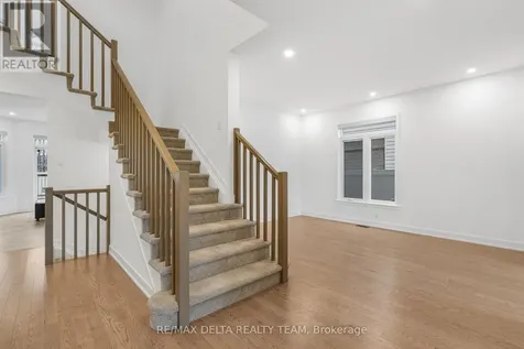 39 Angel Heights Ottawa ON K2S 2N2