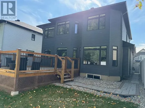 39 Angel Heights Ottawa ON K2S 2N2