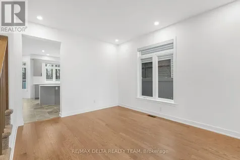 39 Angel Heights Ottawa ON K2S 2N2